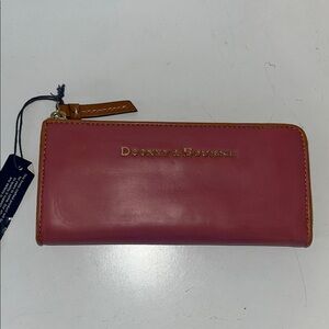 NWT DOONEY & BOURKE PEBBLE GRAIN ZIP CLUTCH WALLET IN PINK